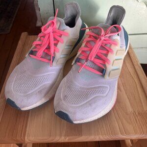 Adidas Ultraboost 22 - size 8.5
